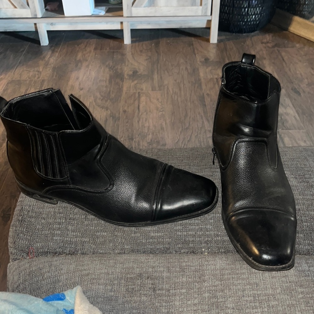 Men’s dress shoes *WORN TWICE*